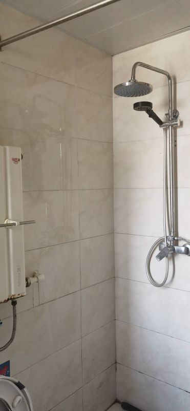 精裝修3室1廳1衛80m21000元/月