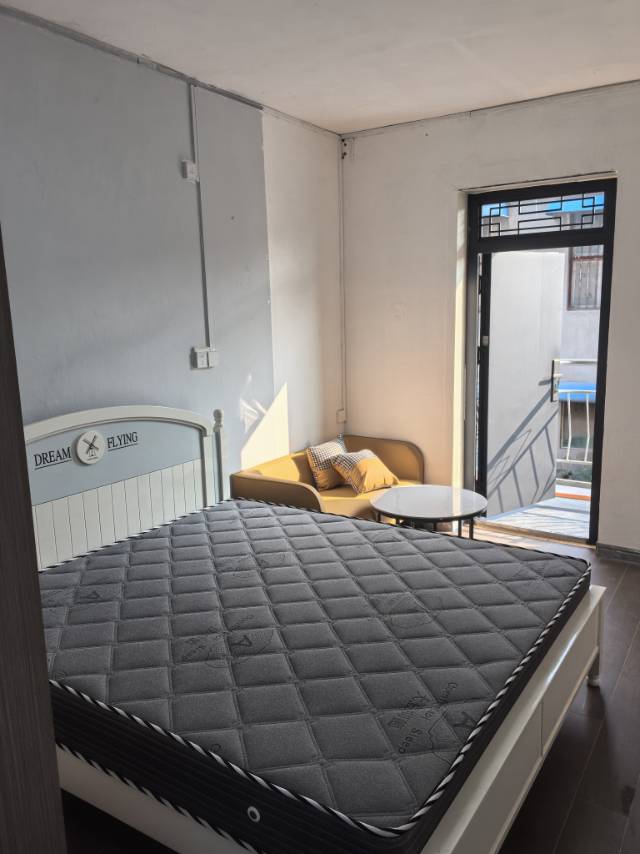 精裝修1室0廳1衛48m2850元/月