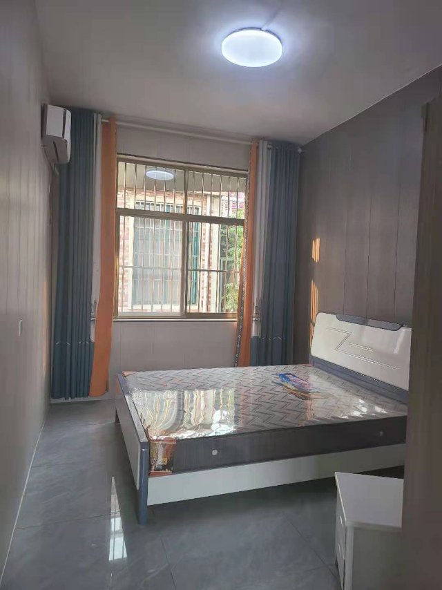 精裝修1室1廳1衛40m2600元/月