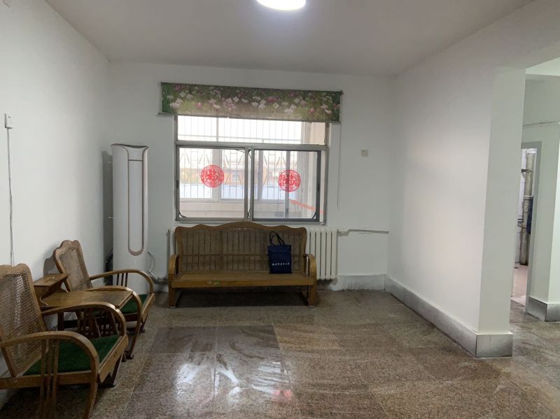 普通裝修3室2廳1衛106m21099元/月