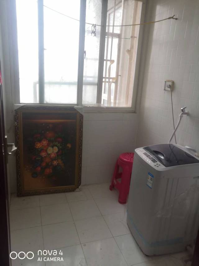 普通裝修3室2廳1衛103m283萬元