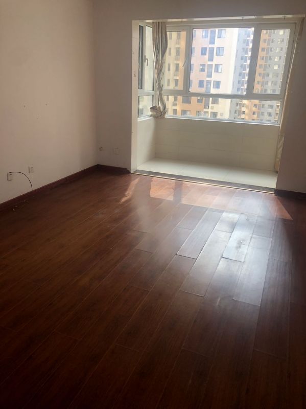 普通裝修2室1廳1衛92m21250元/月