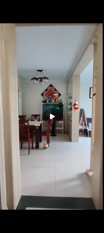 普通裝修3室2廳2衛114m293萬元