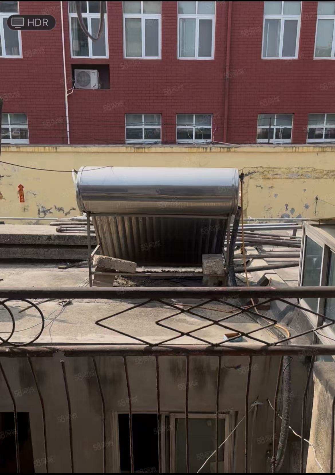 食品公司宿舍出租，地上兩層帶小院，價格實惠。