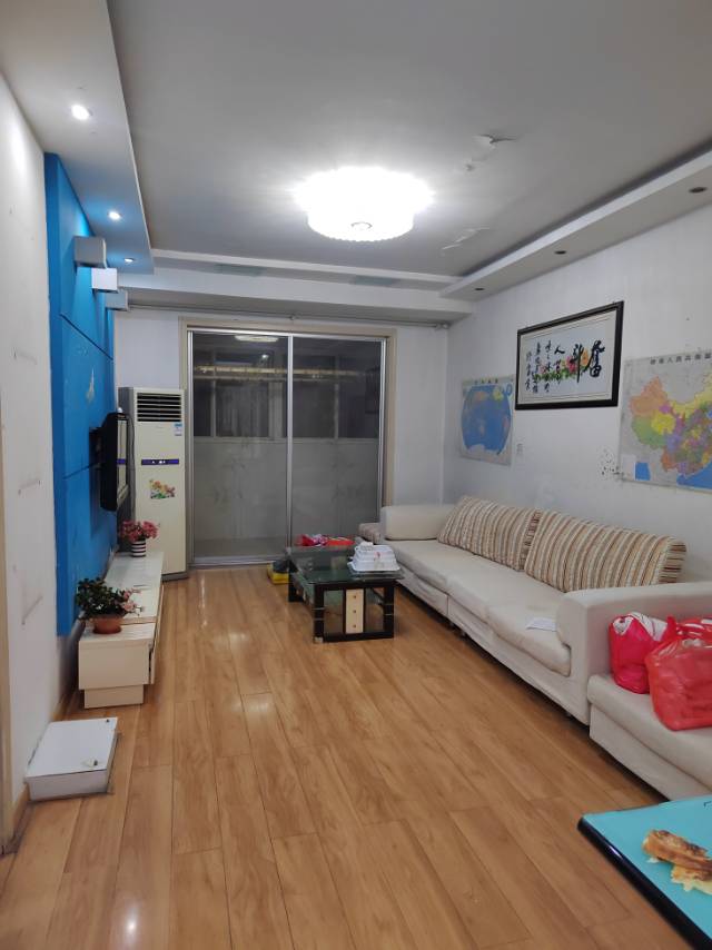 自家房子普通裝修3室2廳1衛107m2