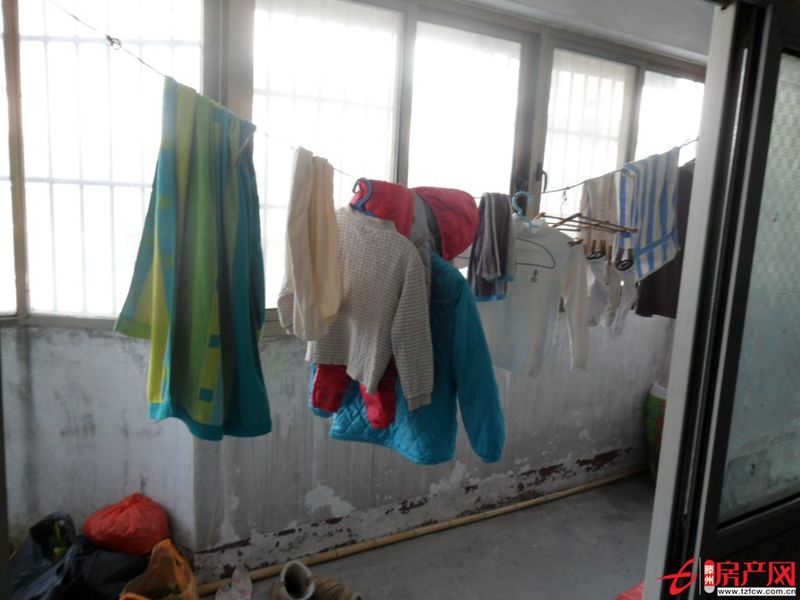 急售龍泉苑小區一百二六平四十二萬出售