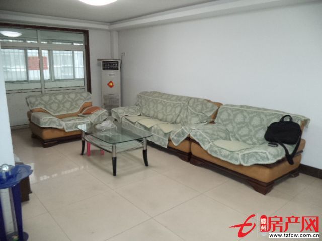 急售龍泉苑小區一百四十六平八十萬出售