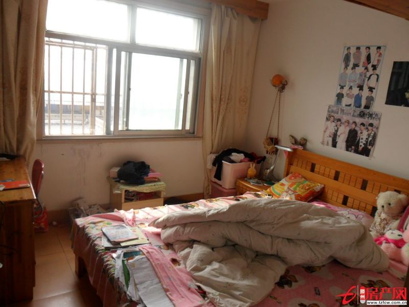 急售二實小北二百米學區房黃金三層