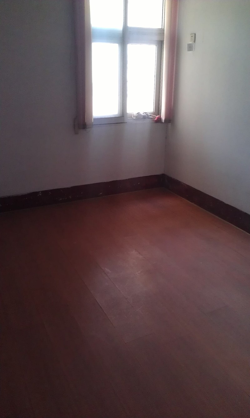 【前進花園】精裝修學區房緊急出手，先買先得