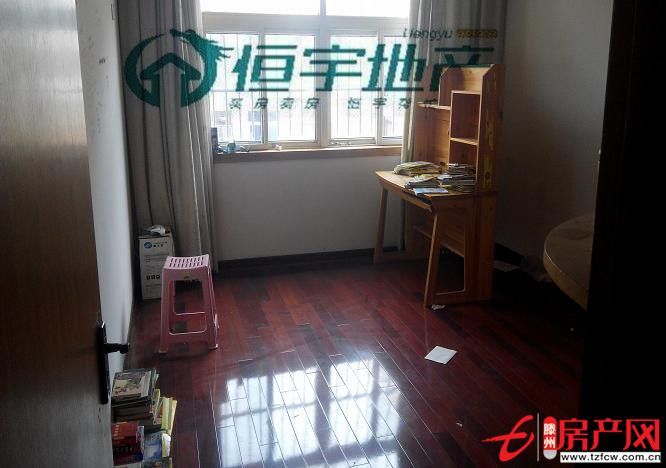 【億豐花園】小三室過渡房，，經濟實惠