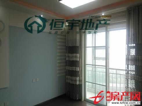 鳳凰苑精裝修復式好房，，這么低的價格，你還在猶豫嗎