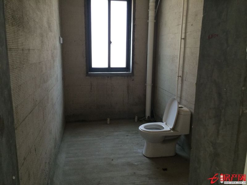 愛家豪庭精裝修好房源低價出售