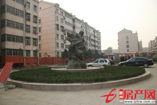 急售荊河小區三室黃金樓層精裝修