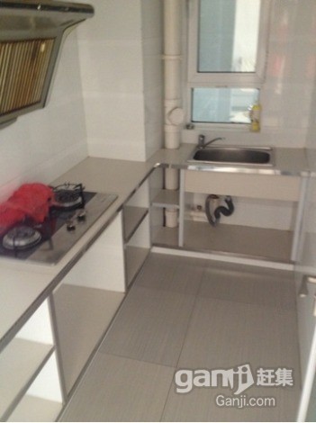 愛家豪庭，精裝二室二廳一衛，押一付三