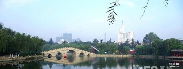 荊河小區沿河風景房三居室送儲藏室帶車位