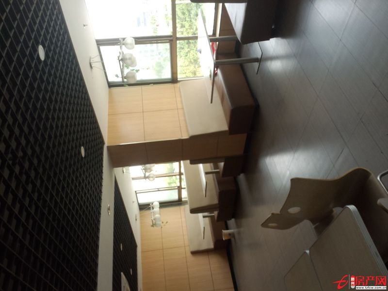 四百六十平豪華裝修位置佳門面房無轉讓費轉讓或轉租