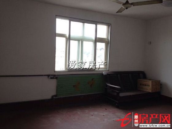 幸福小區，證滿五年，雙層窗戶，樓頂有隔熱層，價格低廉