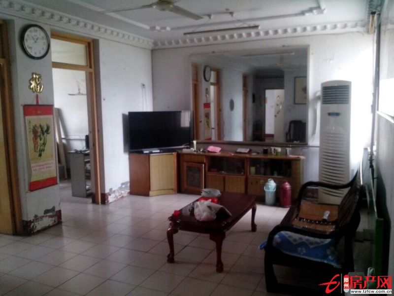 億豐花園對過觀景房大客廳采光好