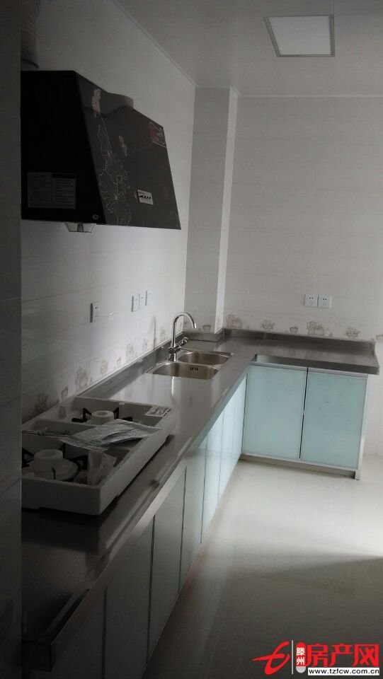 威尼斯豪華精裝三室兩廳兩衛，地暖、木地板