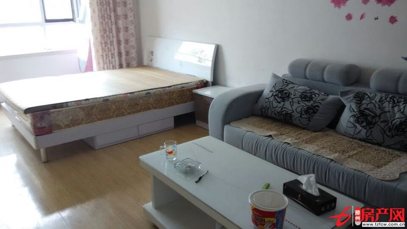 步行街附近西門里小區，二樓招租，家電齊全、拎包即住