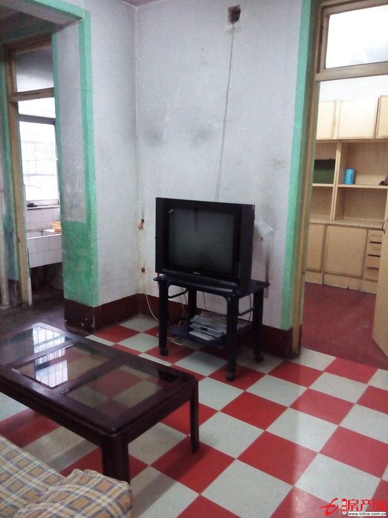 府前南區三居室低價急售，證滿五年