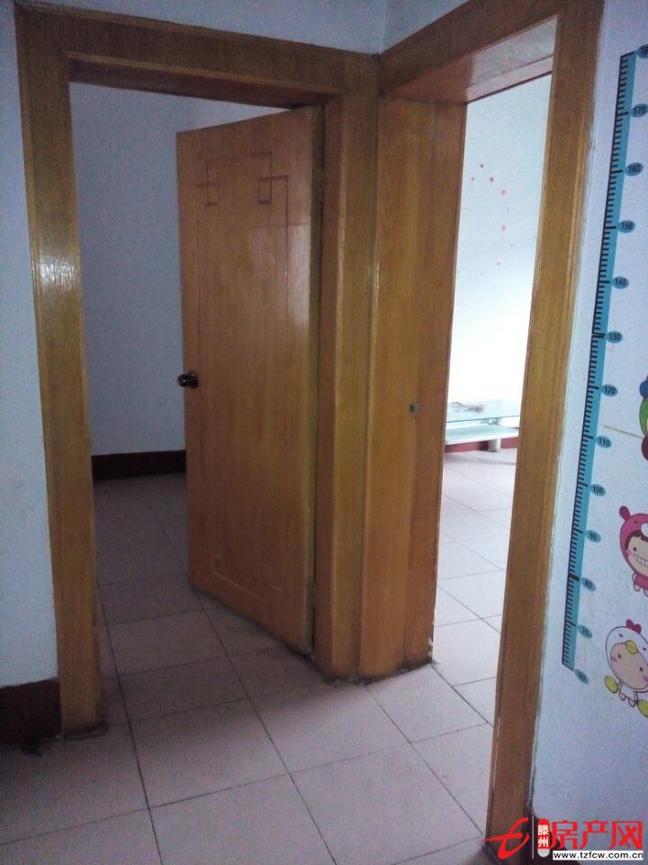 急售！學區房啤酒廠宿舍，二樓，小三室，簡裝，房產證滿五年