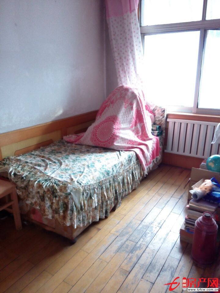 低價出售，誠信花園，房產證滿五年，可配合貸款