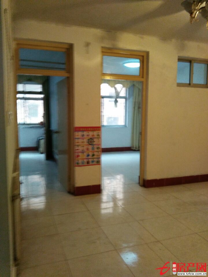 安樂組團，問天廣場東，租金低，裝修，很干凈溫馨的房子