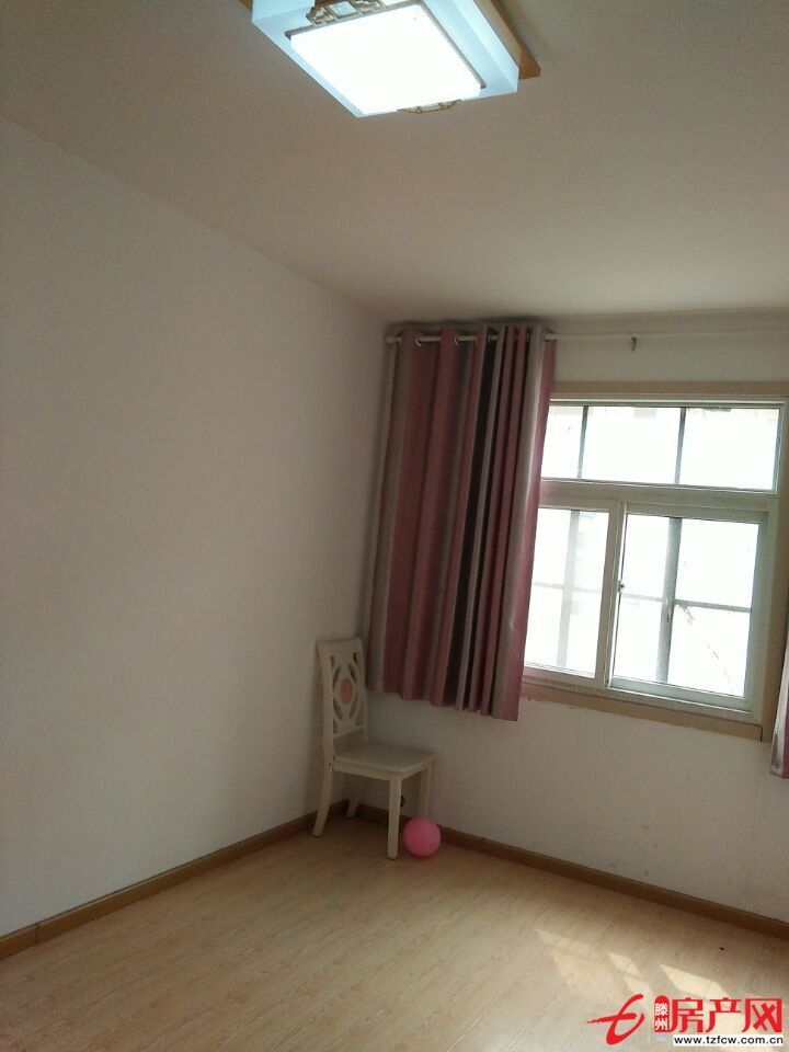 化儀宿舍，問天廣場東臨，租金低，很干凈漂亮的房子