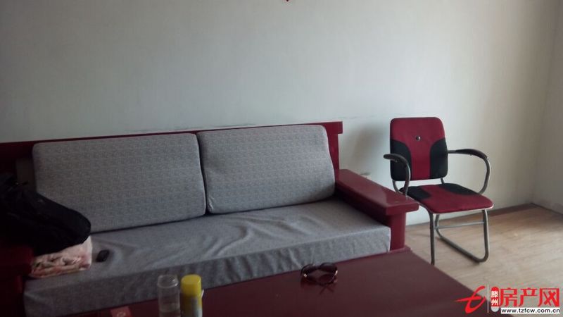 翠湖天地，精裝修，供暖，全套家具家電，很漂亮大氣的房子