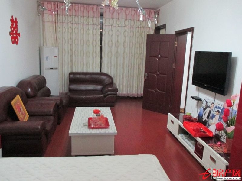 新華前街三建宿舍一百二十平