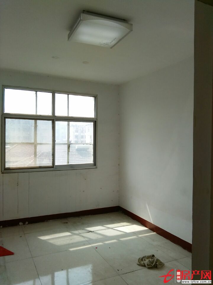 春秋閣小區，租金低，精裝修，很干凈漂亮的房子