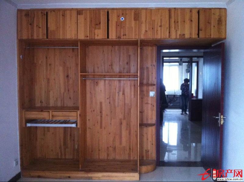 匯龍和諧康城，精裝修，供暖，很大氣漂亮的房子