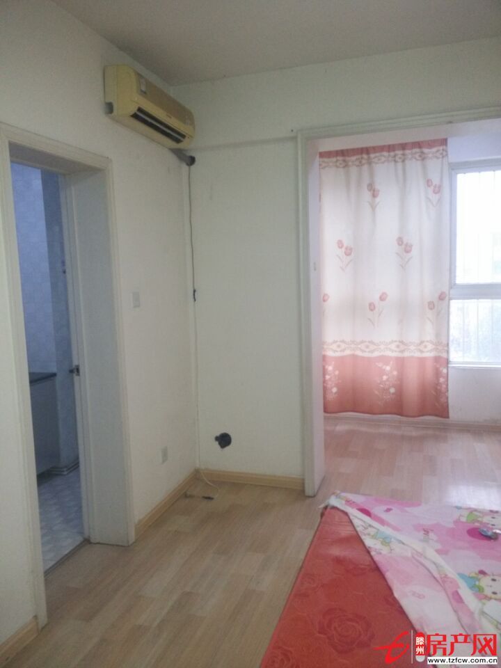 凱旋國際，步行街北首，一室一廳，精裝修，拎包即住