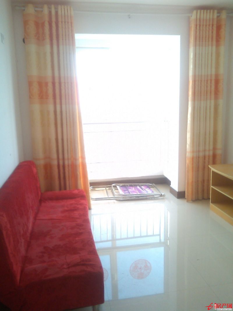 中央城小區，精裝修，供暖，很溫馨漂亮的房子