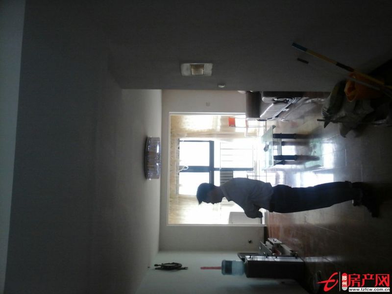 櫻花苑小區，精裝修，有套家具家電，供暖，很溫馨漂亮的房子