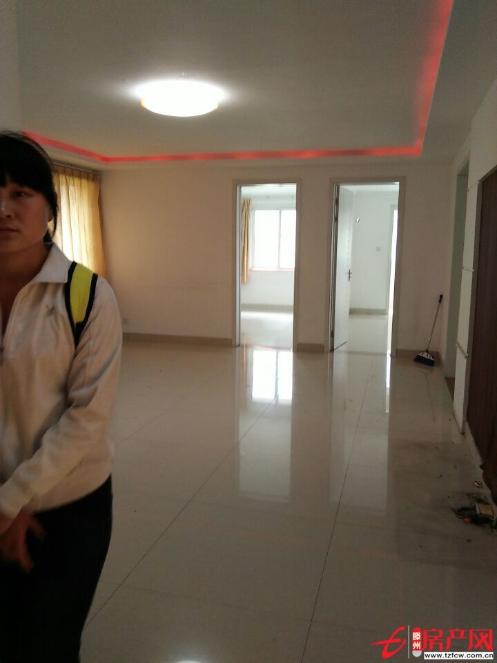 問天廣場，精裝修，供暖，全套家具家電，拎包即住