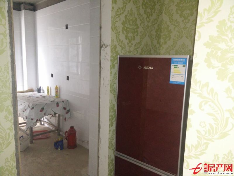 威尼斯小區，精裝修，供暖，有家電，很溫馨漂亮的房子