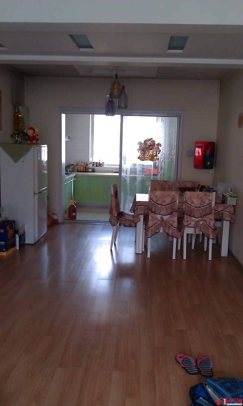 東部稀有多層，證滿五年