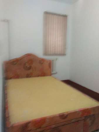 化儀宿舍三室一廳急租，設施齊全，租金低。