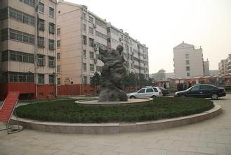 新興南區（學區房），設施齊全，拎包即住