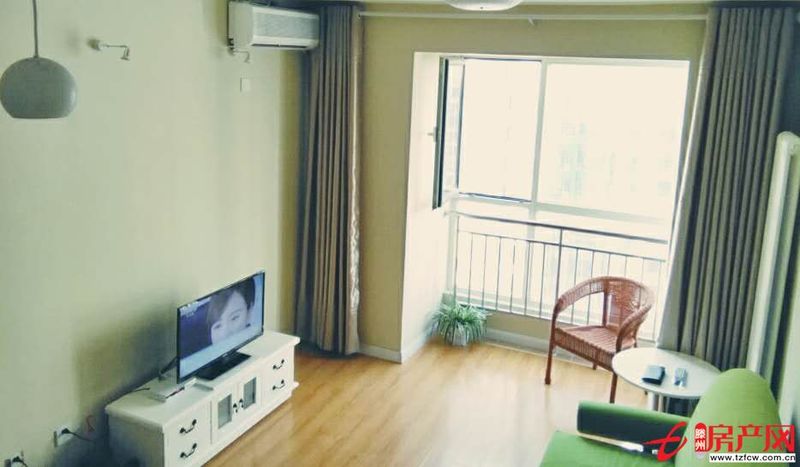 中央城小區，供暖，精裝修，全套家具家電