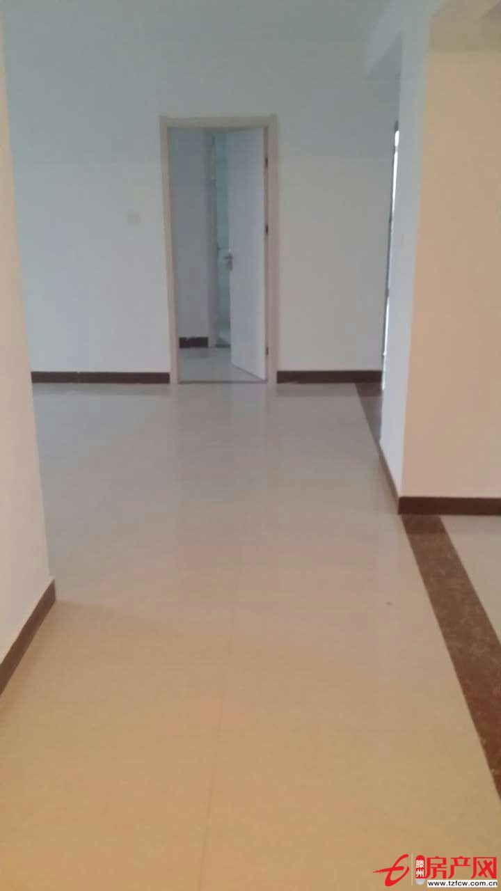 滕州市善國南路威尼斯小區沿河環境優美