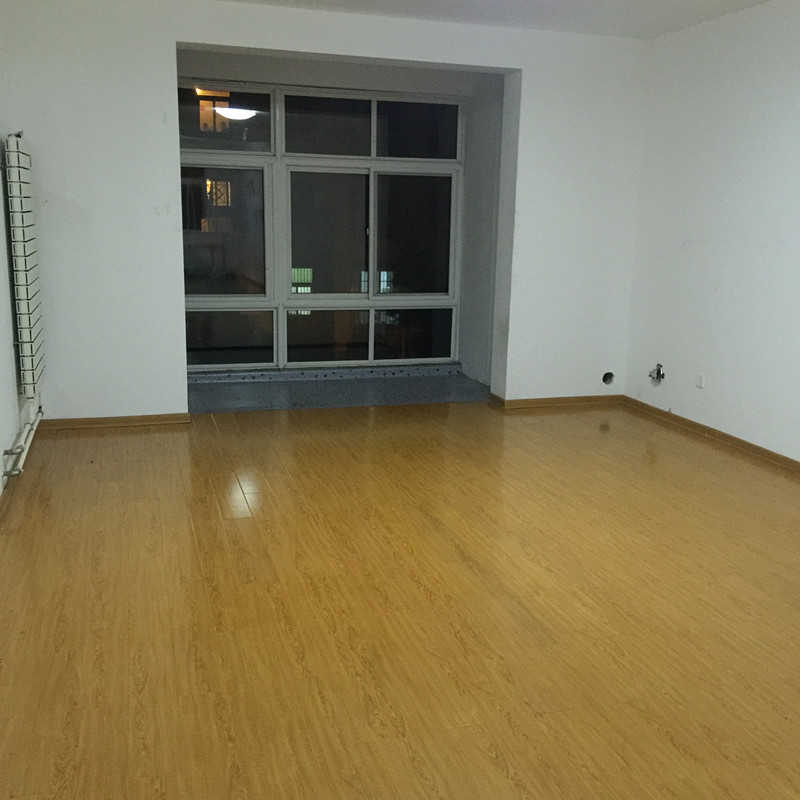 七彩陽光城，供暖精裝修