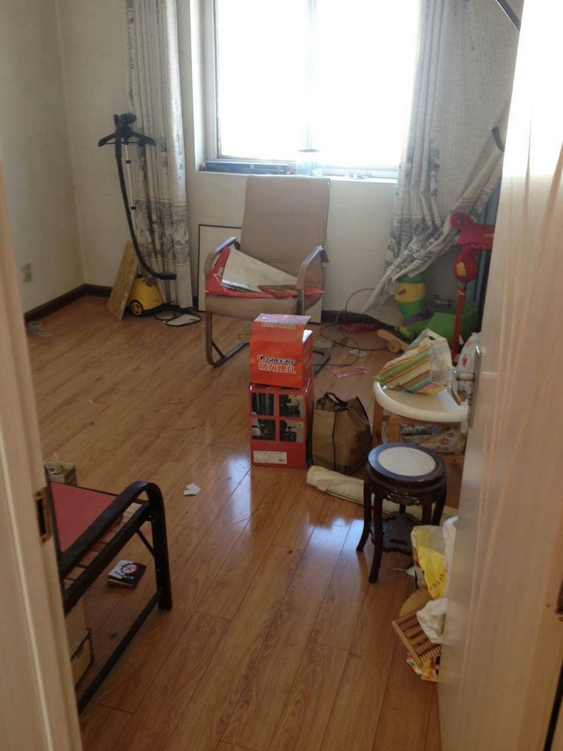 金色家園學區房，兩室一廳向陽，隨時看房，歡迎咨詢！