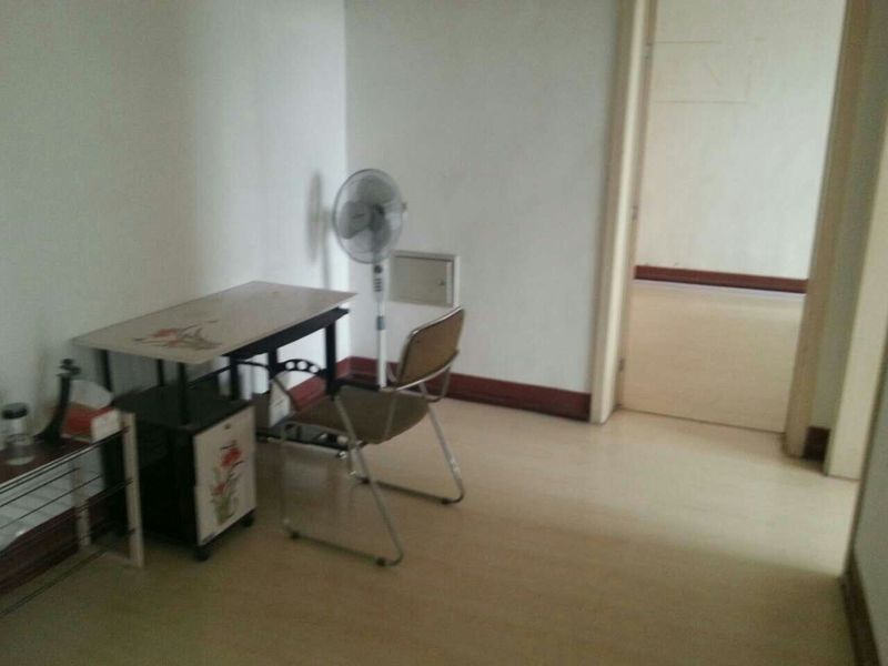 拎包即住，豪華裝修。