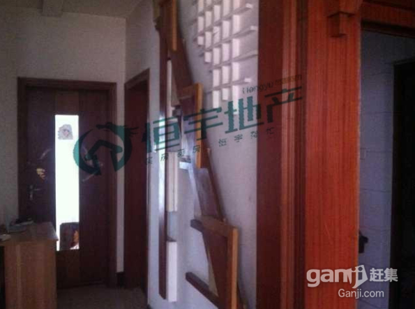 學區房美明佳苑買五樓送閣樓多層復試住房