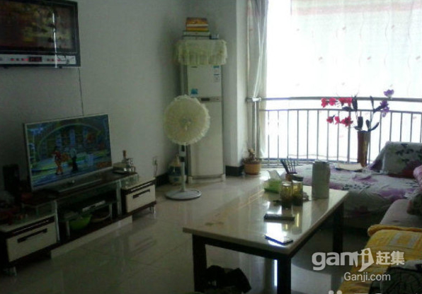 貴和世紀佳苑多層五樓精裝修有證可貸款