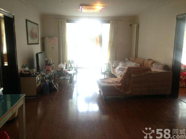 人民醫院對面四季花園精裝三室超值出售可貸款滿五好房不等人東戶