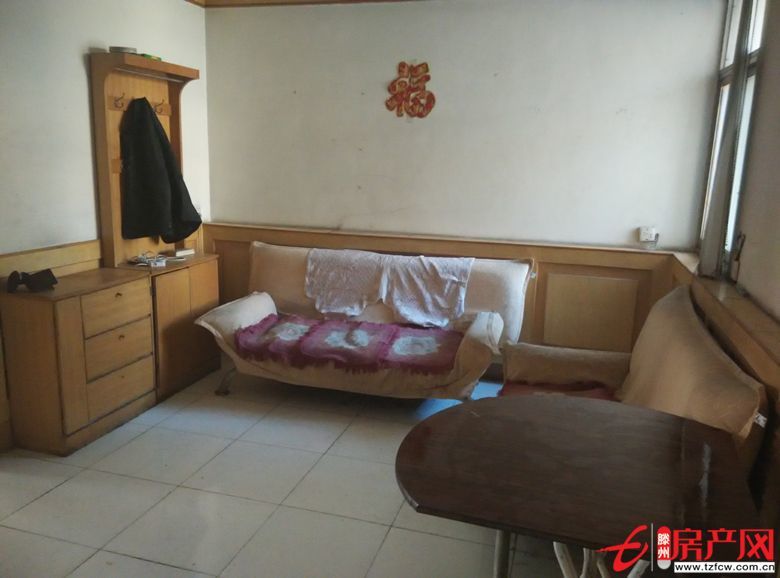 緊挨滕州人民醫院，杏壇西區三室一廳